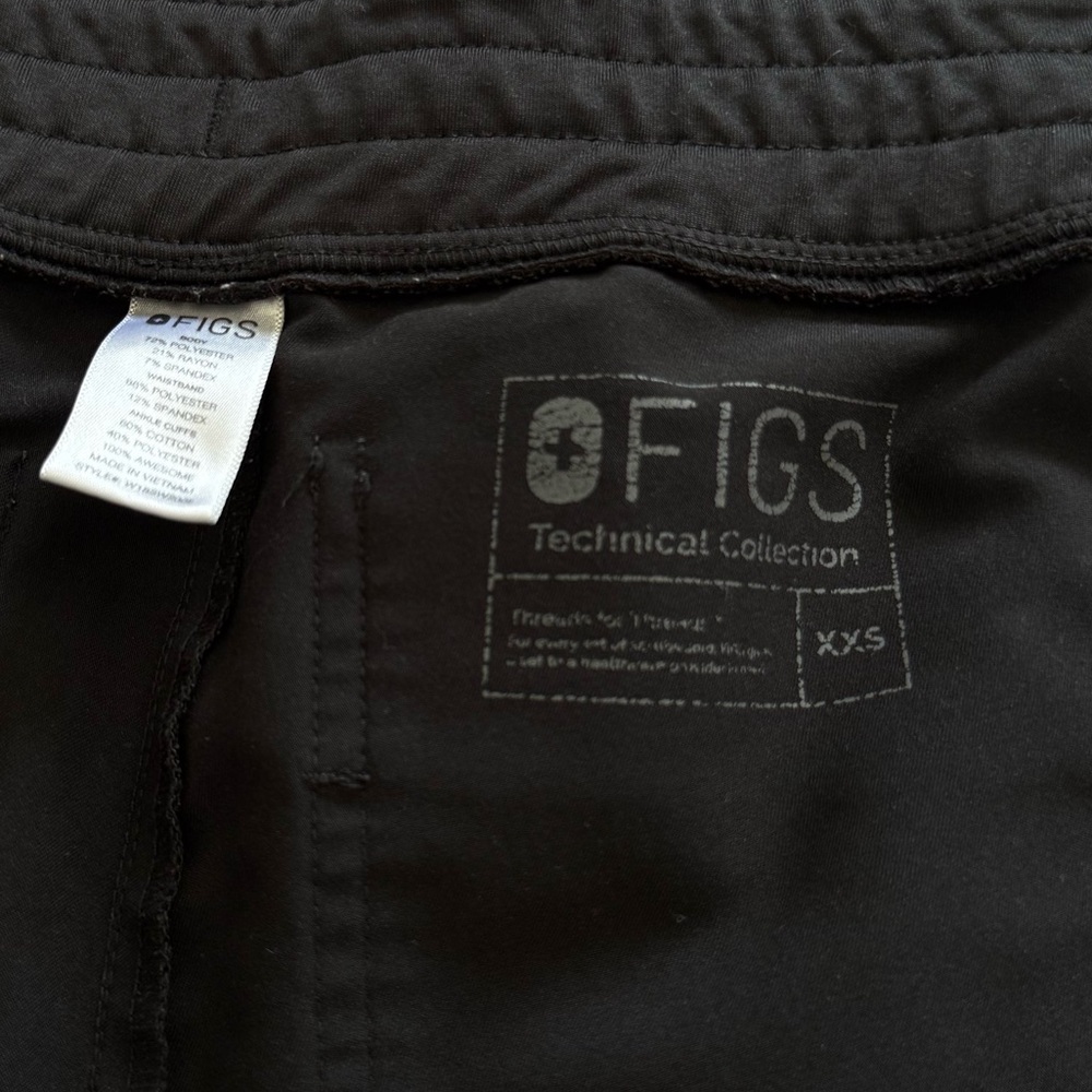 Women’s FIGS Zamora Jogger Scrub Pants - Picture 3 of 5